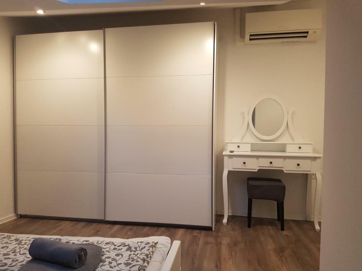 Apartment Ida โคเปร์ ภายนอก รูปภาพ