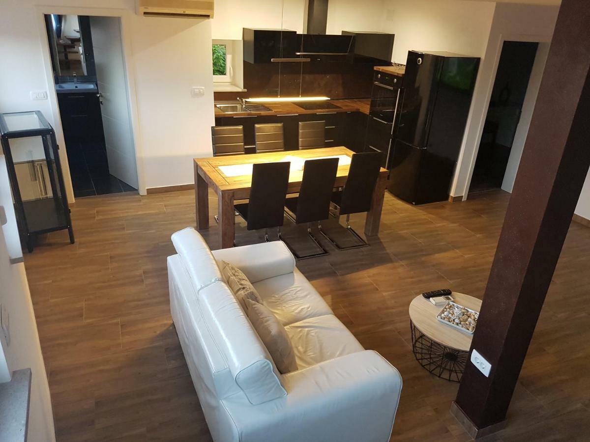 Apartment Ida โคเปร์ ภายนอก รูปภาพ