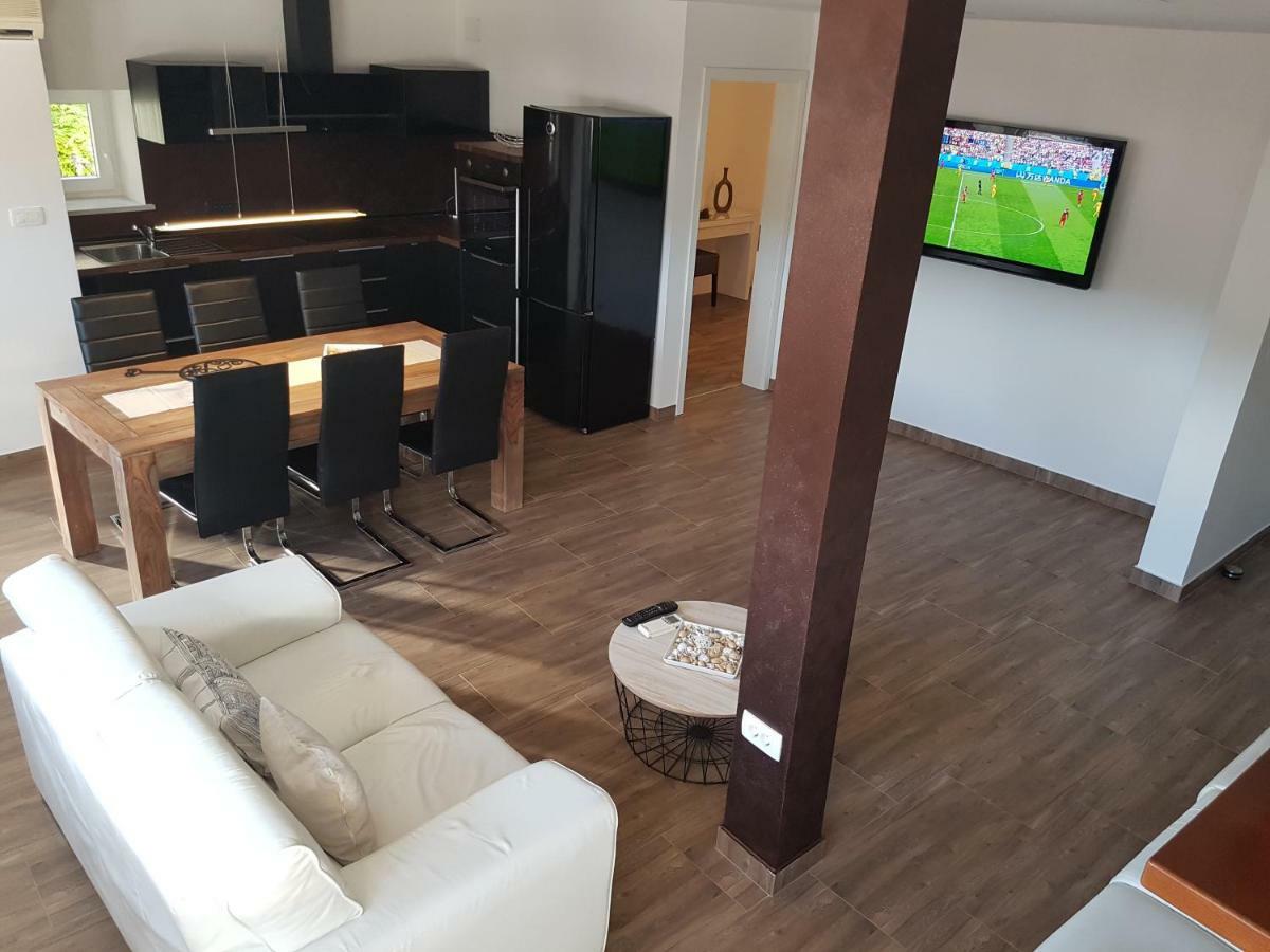 Apartment Ida โคเปร์ ภายนอก รูปภาพ