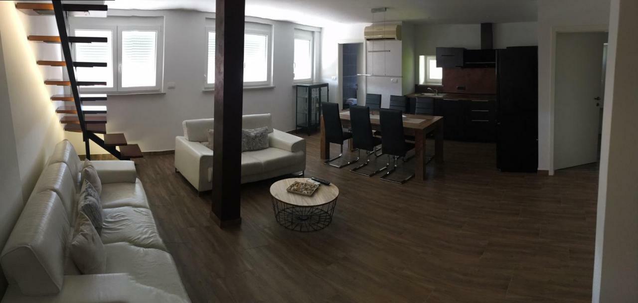 Apartment Ida โคเปร์ ภายนอก รูปภาพ